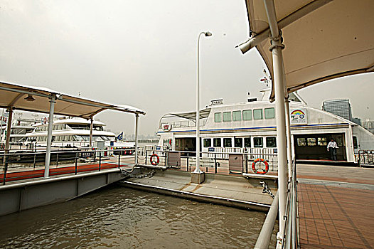 lo bach thu khung 3