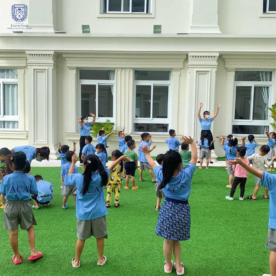 Thể dục buổi sáng tại Trường Mầm Non Song Ngữ Hoa Kỳ