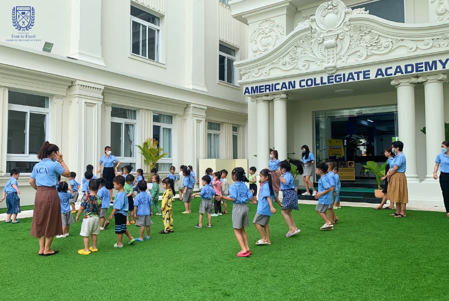 Tìm hiểu lợi ích của việc cho bé tập thể dục buổi sáng