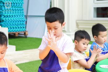 Trổ tài nấu nướng, Bé xin mời cô chú cùng ăn chè Ỷ nha | ACA Kindergarten