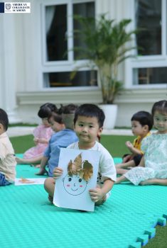 Tạo mẫu tóc xinh bằng lá cây Trải nghiệm thú vị cùng các bé ACA Kindergarten