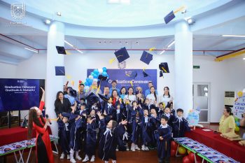 Các bé Lớp Lá thân yêu, Mừng các con đã khôn lớn và trưởng thành! | ACA Kindergarten